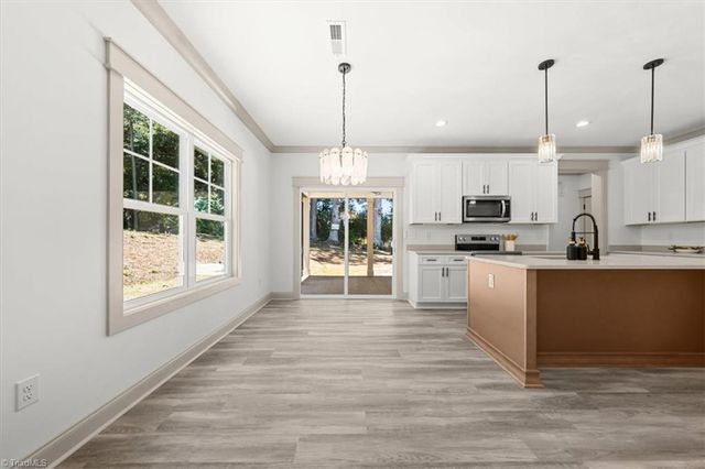 2410 Sedalia Drive, Clemmons, NC 27012