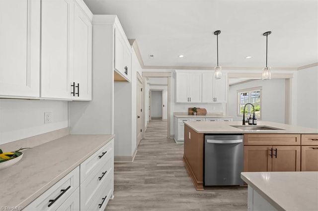 2410 Sedalia Drive, Clemmons, NC 27012
