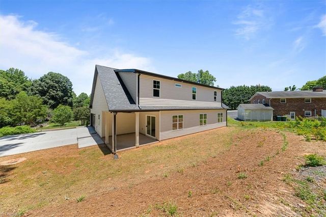 2410 Sedalia Drive, Clemmons, NC 27012