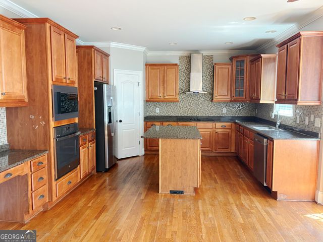 125 Susan Lane, Fayetteville, GA 30215