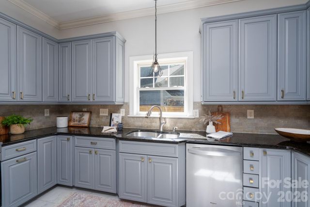 1617 Brook Road, Charlotte, NC 28205