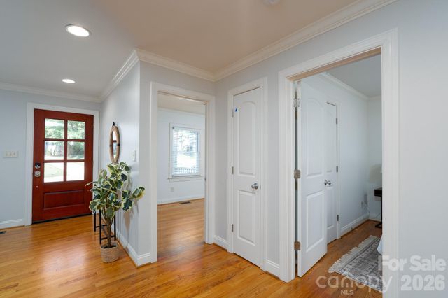 1617 Brook Road, Charlotte, NC 28205