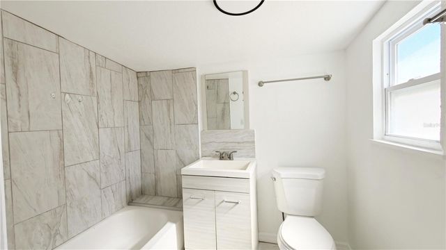 2332 W PINE STREET, Tampa, FL 33607