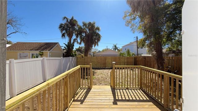 2332 W PINE STREET, Tampa, FL 33607