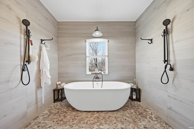 104 Winchester Drive, New Castle, IN 47362