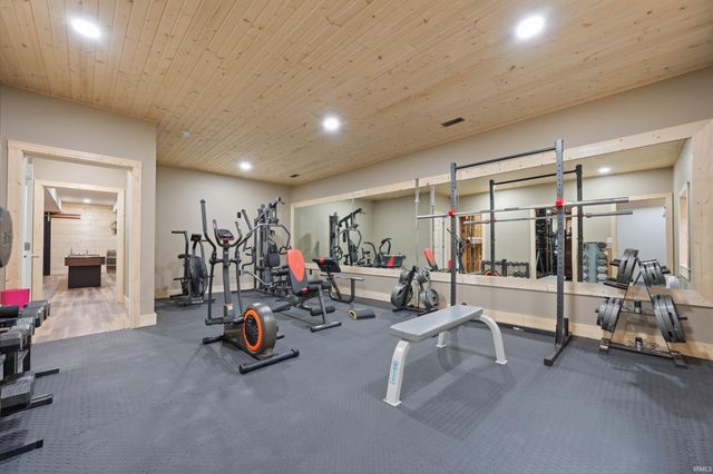 104 Winchester Drive, New Castle, IN 47362