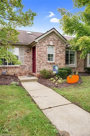 171 Countryside Lane, Highland, MI 48357