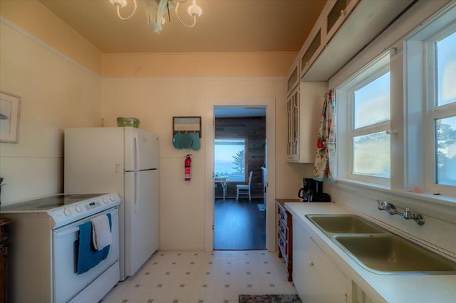 610 Deady Street, Port Orford, OR 97465