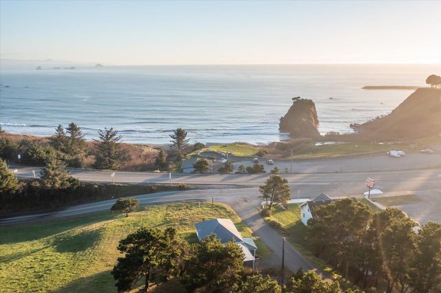 610 Deady Street, Port Orford, OR 97465