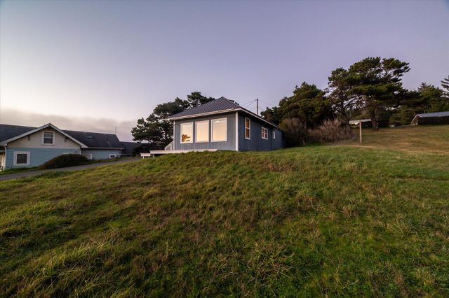 610 Deady Street, Port Orford, OR 97465