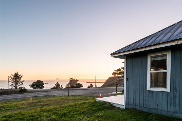 610 Deady Street, Port Orford, OR 97465