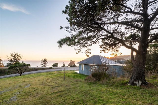 610 Deady Street, Port Orford, OR 97465
