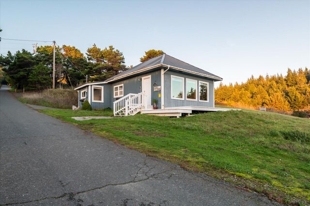 610 Deady Street, Port Orford, OR 97465