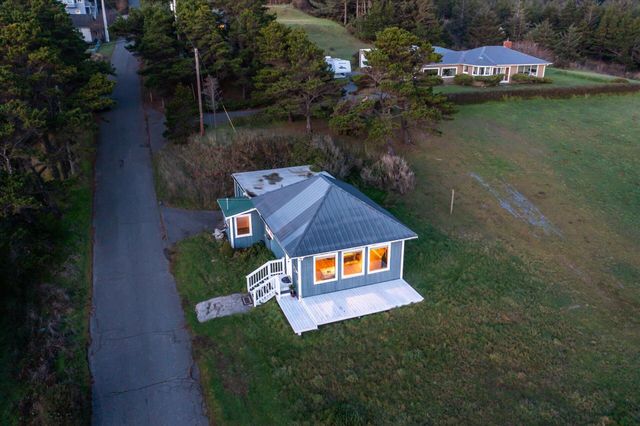 610 Deady Street, Port Orford, OR 97465