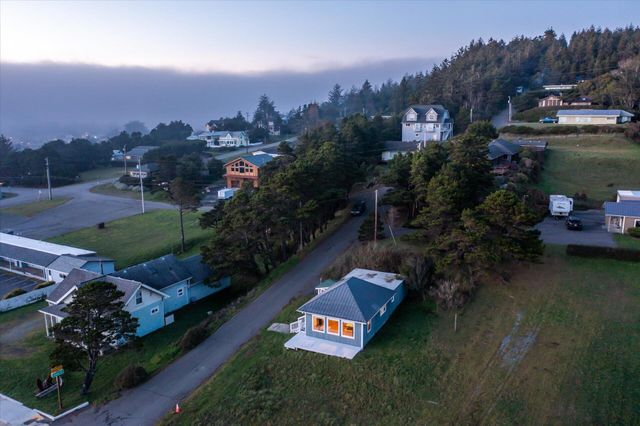 610 Deady Street, Port Orford, OR 97465