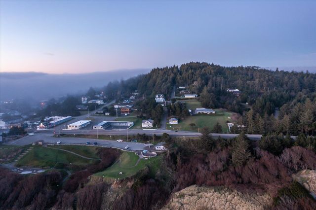 610 Deady Street, Port Orford, OR 97465