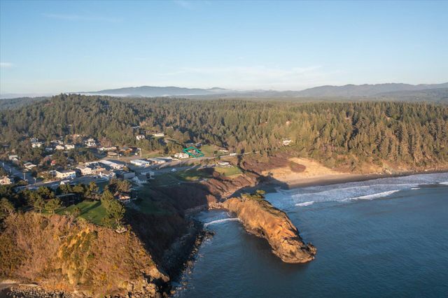 610 Deady Street, Port Orford, OR 97465
