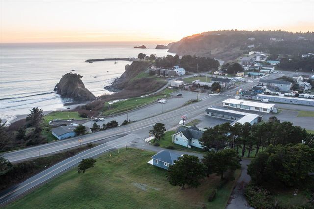 610 Deady Street, Port Orford, OR 97465