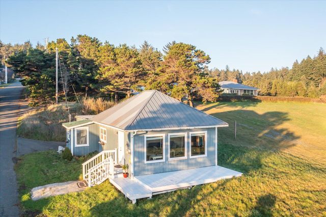 610 Deady Street, Port Orford, OR 97465