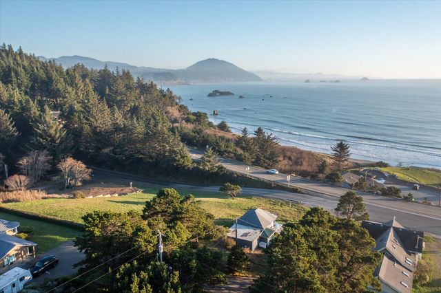 610 Deady Street, Port Orford, OR 97465