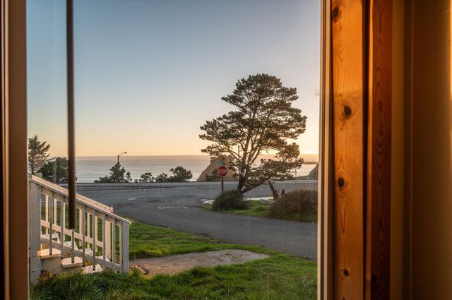 610 Deady Street, Port Orford, OR 97465