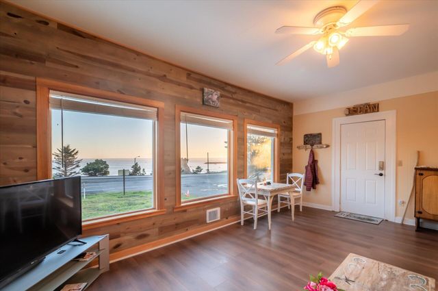 610 Deady Street, Port Orford, OR 97465
