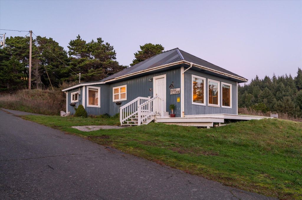 610 Deady Street, Port Orford, OR 97465