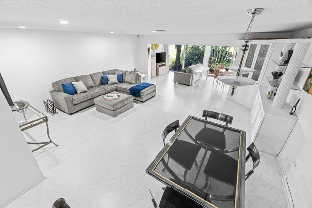 27 Southport Lane C, Boynton Beach, FL 33436