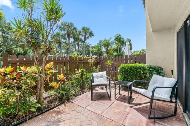 27 Southport Lane C, Boynton Beach, FL 33436