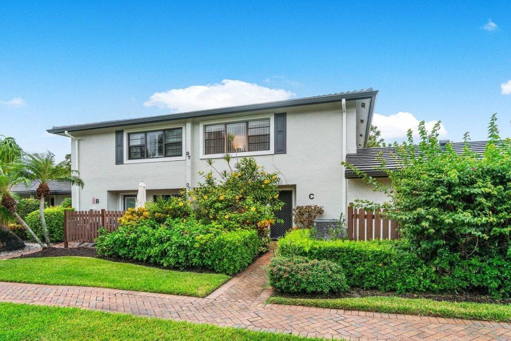 27 Southport Lane C, Boynton Beach, FL 33436