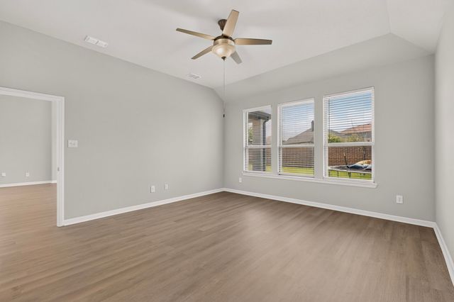 136 Camp Fire Drive, Waxahachie, TX 75165