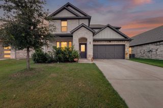 136 Camp Fire Drive, Waxahachie, TX 75165