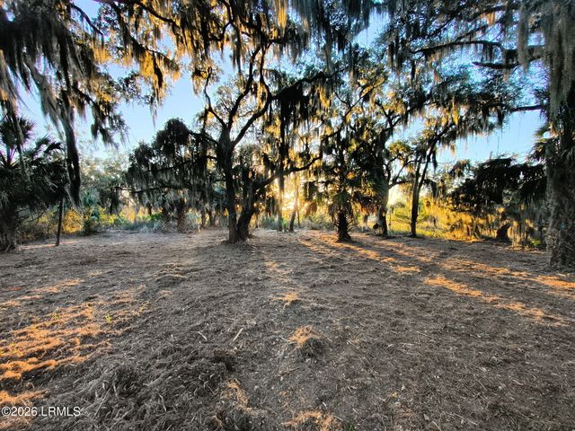 510 Broad River Drive, Beaufort, SC 29906