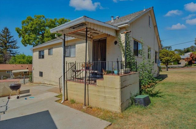 90 Gopher Flat Rd, Sutter Creek, CA 95685