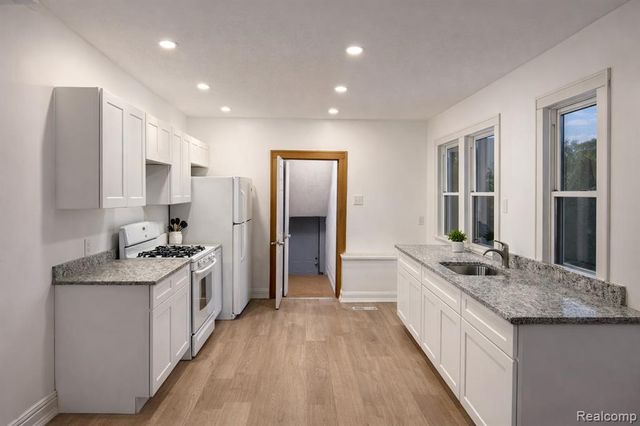 1935 Gladstone Street, Detroit, MI 48206