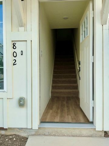 2002 W 2nd ST 802, Taylor, TX 76574