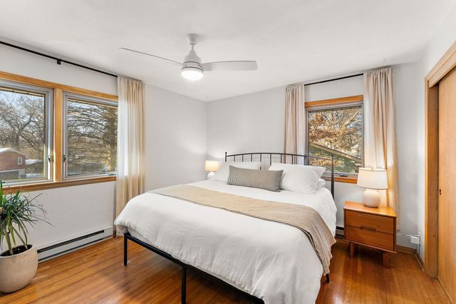 3100 Oxford Street N, Roseville, MN 55113