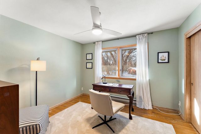 3100 Oxford Street N, Roseville, MN 55113