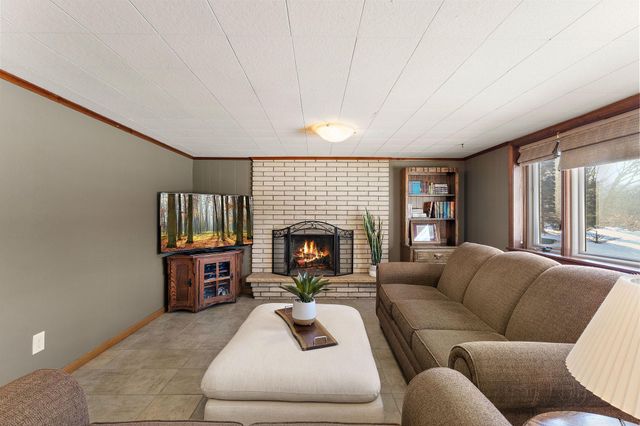 3100 Oxford Street N, Roseville, MN 55113