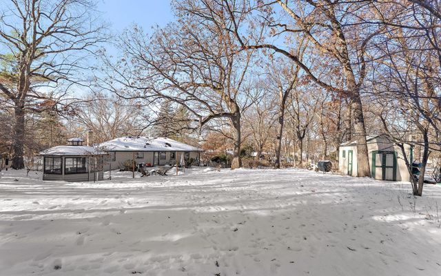 3100 Oxford Street N, Roseville, MN 55113