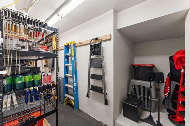 3100 Oxford Street N, Roseville, MN 55113