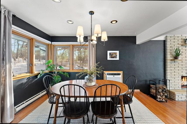 3100 Oxford Street N, Roseville, MN 55113