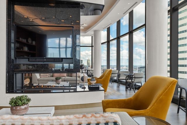682 Atlantic Ave 4110, Boston, MA 02111