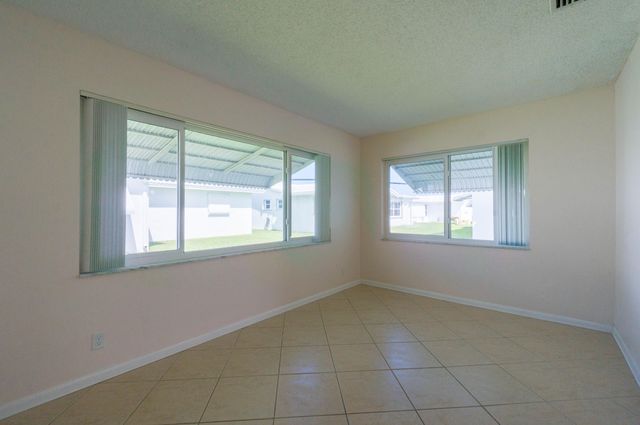 2391 SW 13th Terrace, Boynton Beach, FL 33426