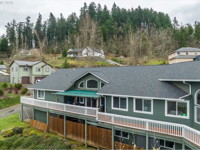 805 QUEENS Ave, Creswell, OR 97426