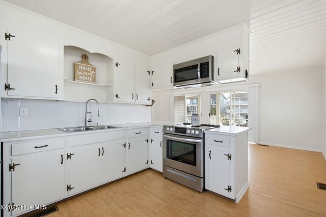 112 Marlin Drive, Supply, NC 28462