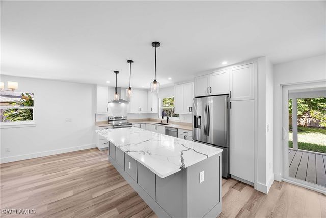 1235 Woodridge AVE, Naples, FL 34103