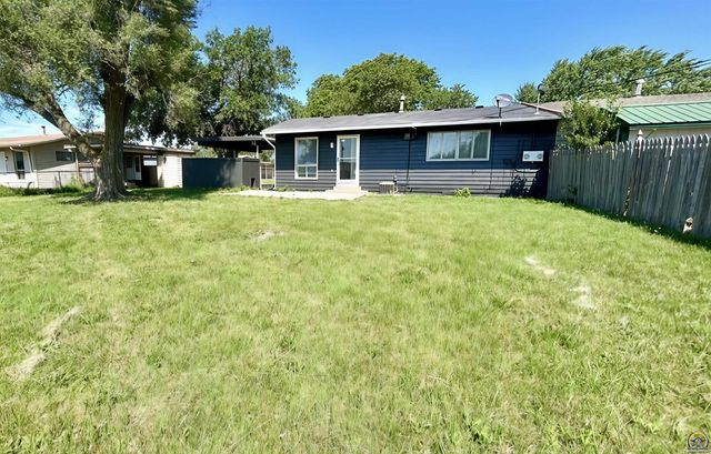 7132 SW Lario LN, Topeka, KS 66619