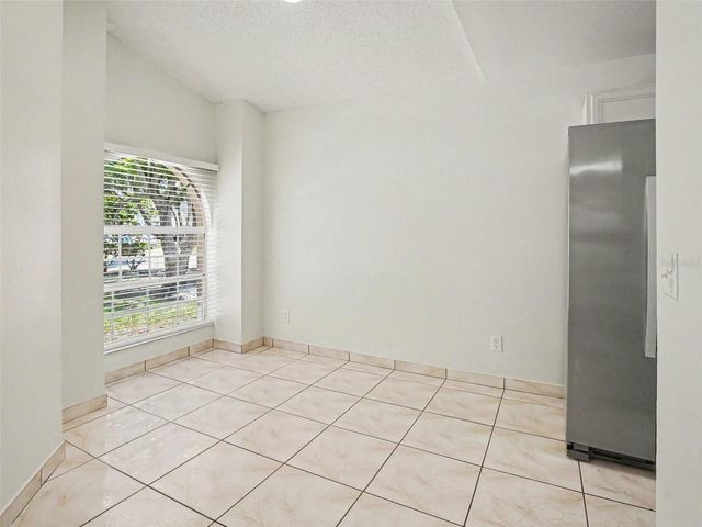 9910 N DEAN OAKS COURT, Orlando, FL 32825