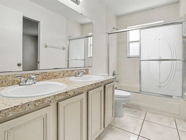 9910 N DEAN OAKS COURT, Orlando, FL 32825